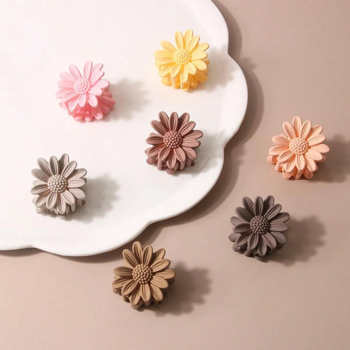 1pc Mini Daisy Hair Clip Candy-Colored Fresh Sweet Lovely Hairpin Clamps Hair Accessories