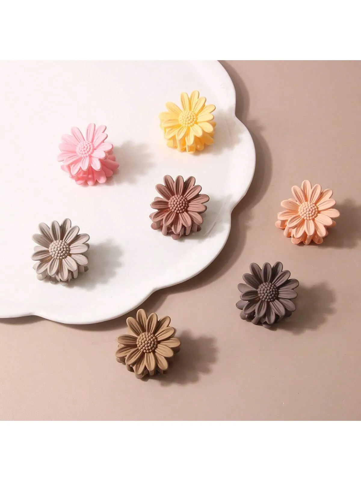 1pc Mini Daisy Hair Clip Candy-Colored Fresh Sweet Lovely Hairpin Clamps Hair Accessories