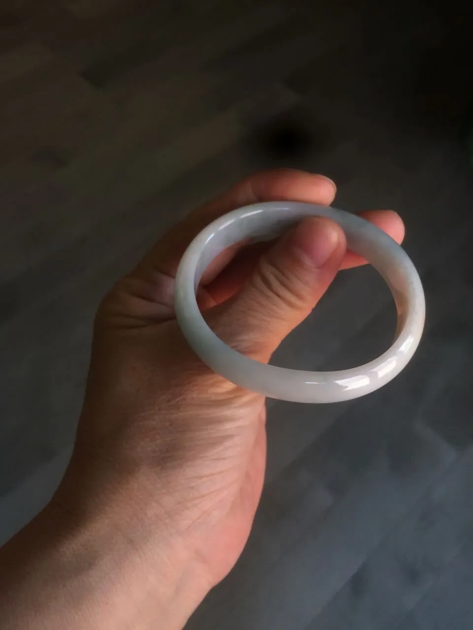 47mm Certified Type A 100% Natural light green/yellow Jadeite Jade oval bangle AJ69-0615