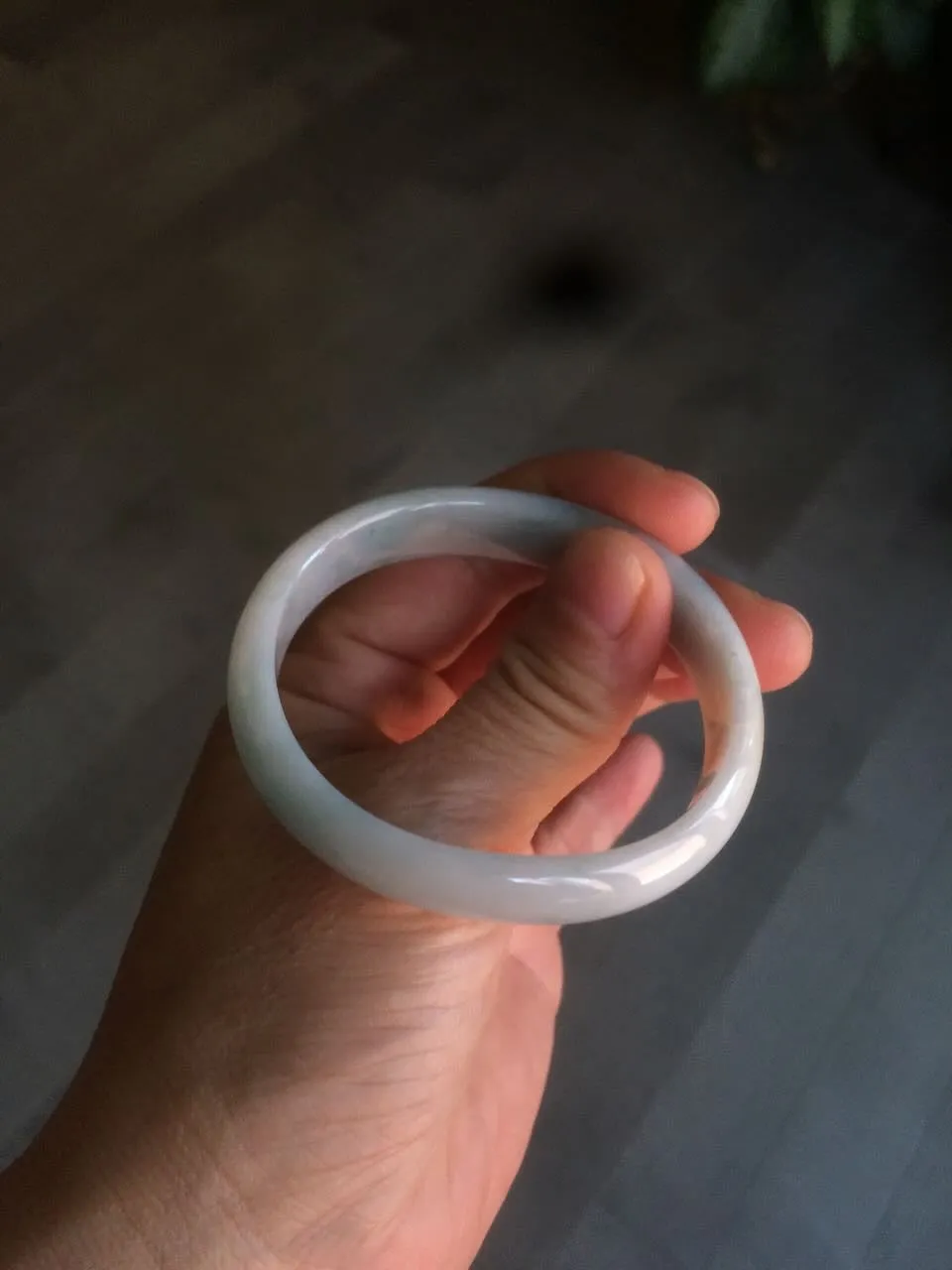 47mm Certified Type A 100% Natural light green/yellow Jadeite Jade oval bangle AJ69-0615