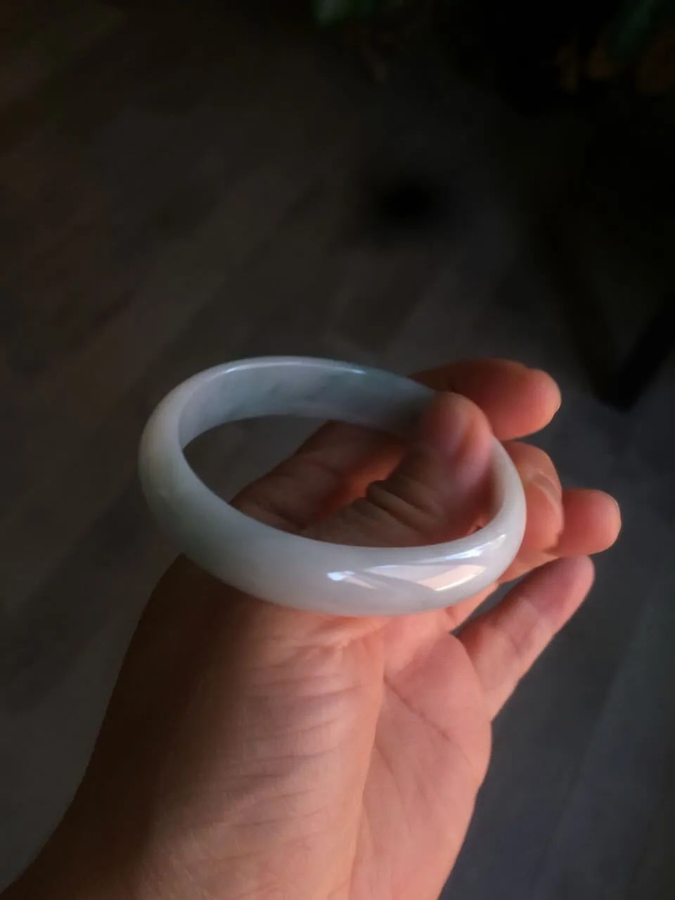 47mm Certified Type A 100% Natural light green/yellow Jadeite Jade oval bangle AJ69-0615