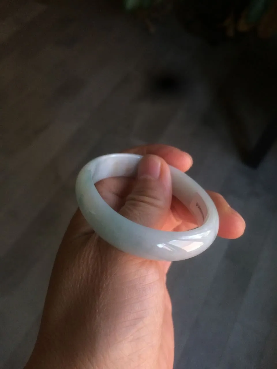 47mm Certified Type A 100% Natural light green/yellow Jadeite Jade oval bangle AJ69-0615