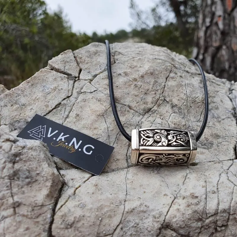 Colgante de cuentas vikingas de plata hecho a mano