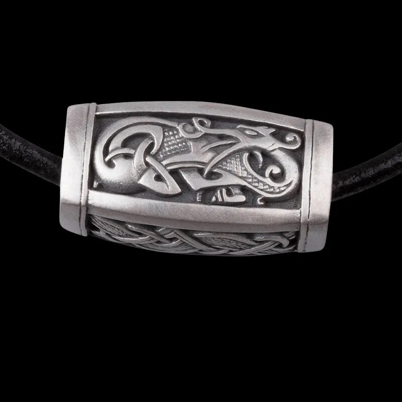 Colgante de cuentas vikingas de plata hecho a mano