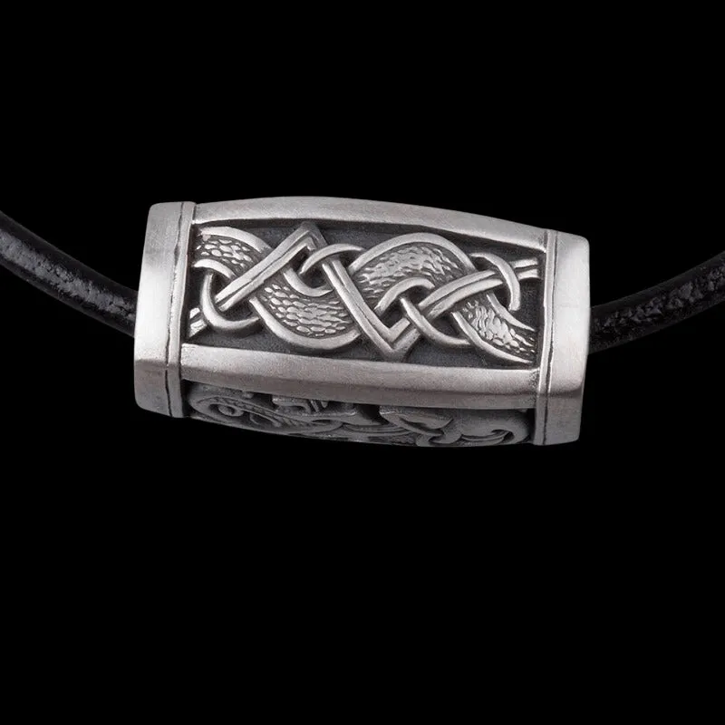 Colgante de cuentas vikingas de plata hecho a mano