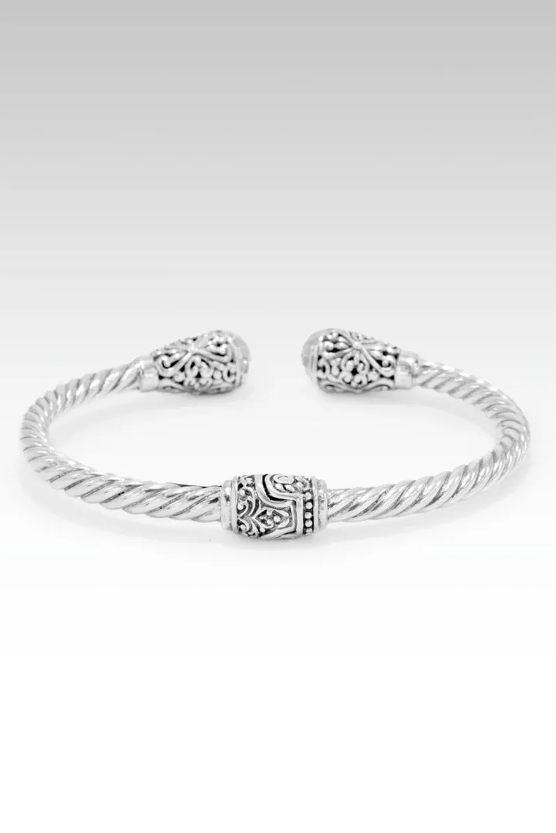 Faith Over Fear Tip-to-Tip Bracelet™ in Janyl Adair