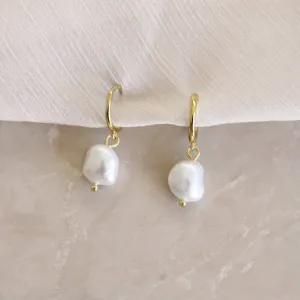 MAIVE - Pearl Drop Hoops