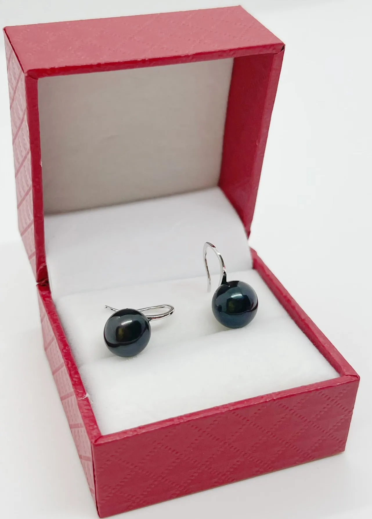 Short Hang Freshwater Pearl Earrings