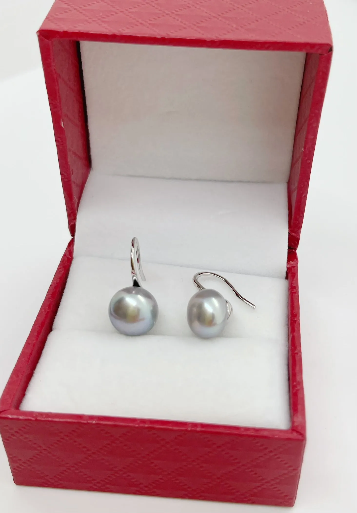Short Hang Freshwater Pearl Earrings