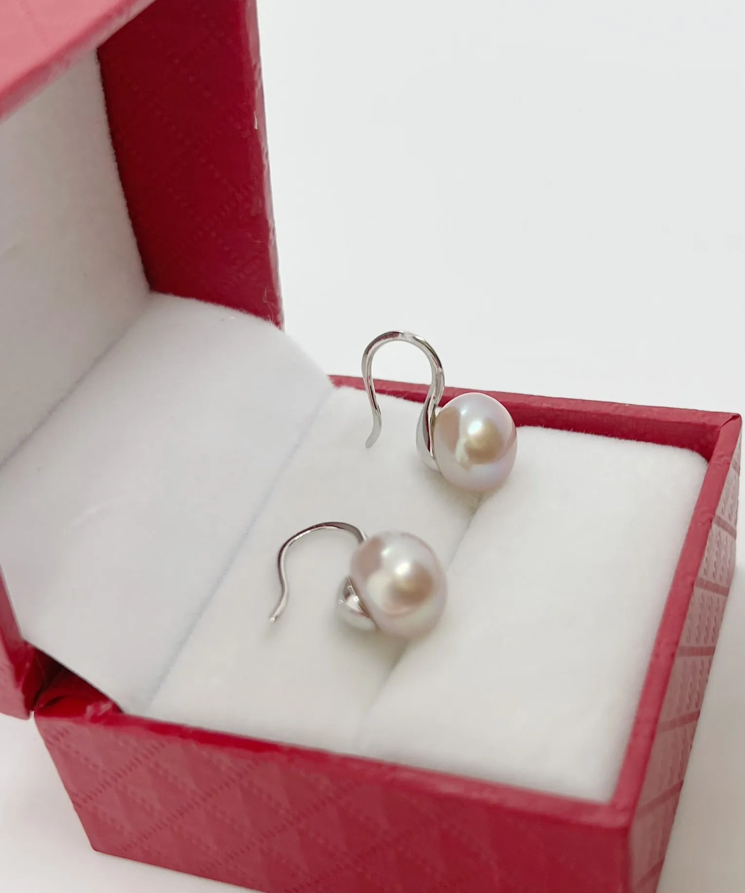 Short Hang Freshwater Pearl Earrings
