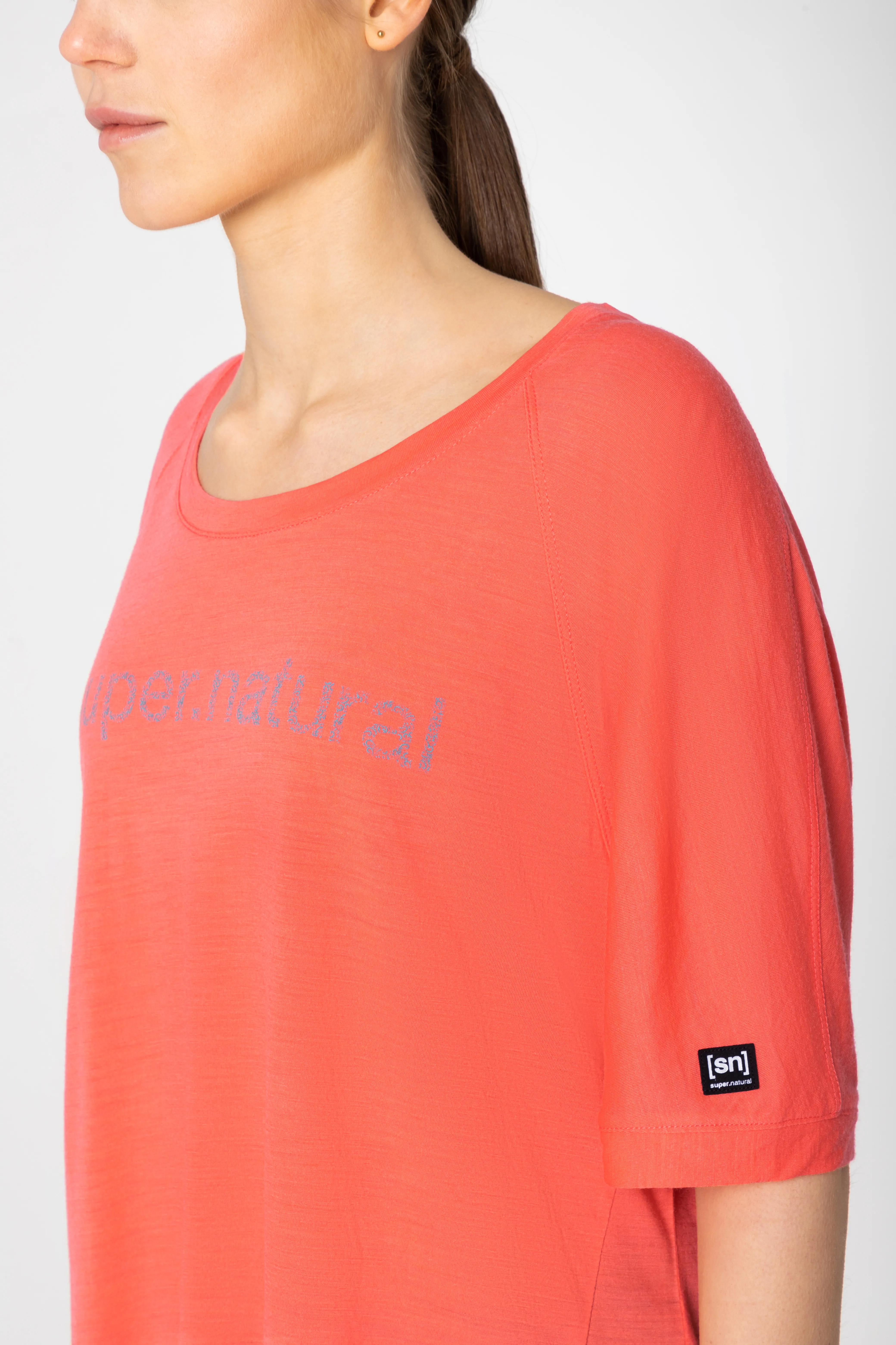 super.natural Women&#x27;s Liquid Flow Tee Living Coral/Wasabi | Buy super.natural Women&#x27;s Liquid Flow Tee Living Coral/Wasabi here | Outnorth